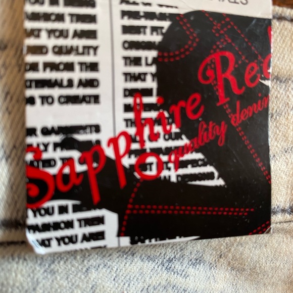 New with tags light stonewashed Sapphire red straight leg jeans with studs - Picture 10 of 14